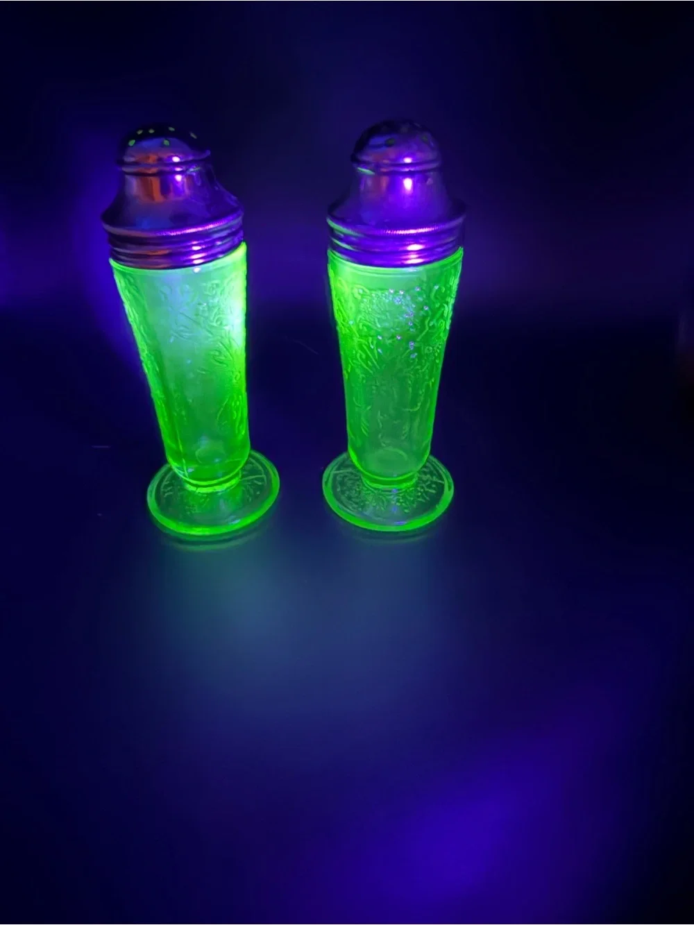 VTG 30's Hazel -Atlas uranium/depression, glass salt and pepper shaker.